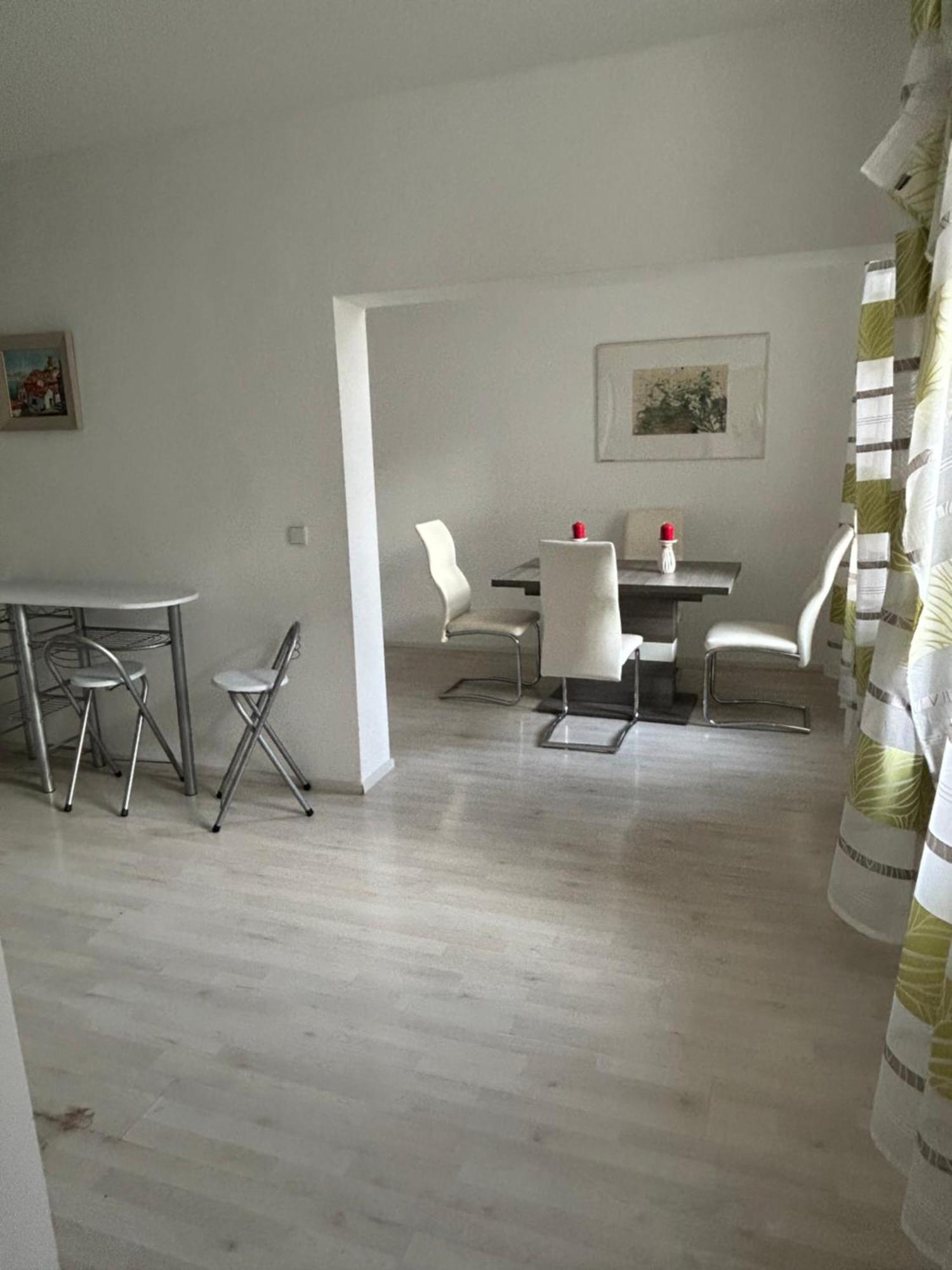 Schoene, Helle Wohnung In Stadtnaehe Vienna Luaran gambar