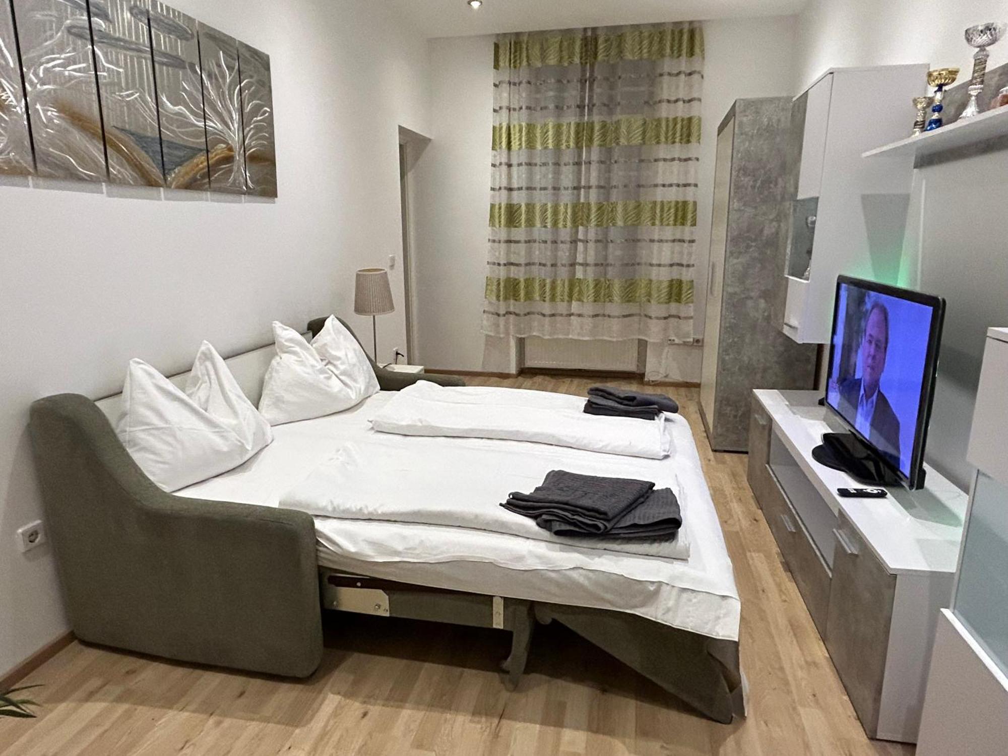 Schoene, Helle Wohnung In Stadtnaehe Vienna Luaran gambar