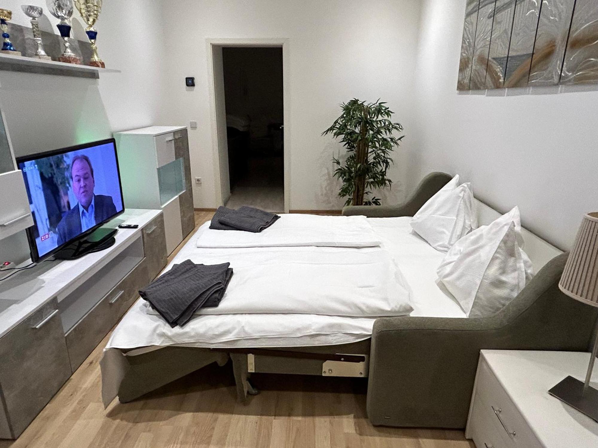 Schoene, Helle Wohnung In Stadtnaehe Vienna Luaran gambar