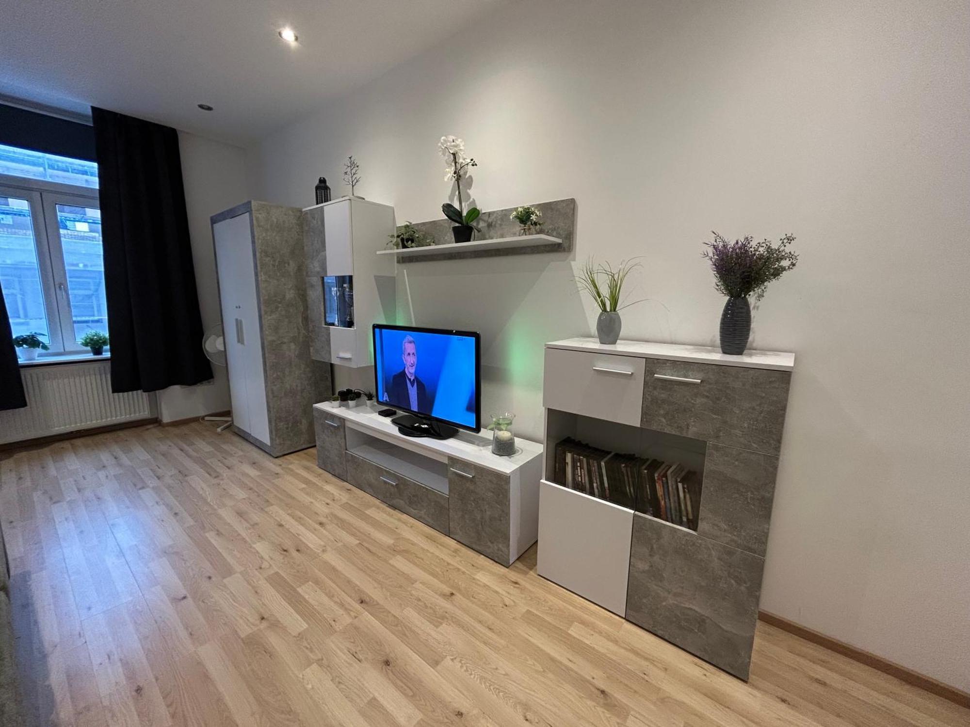 Schoene, Helle Wohnung In Stadtnaehe Vienna Luaran gambar