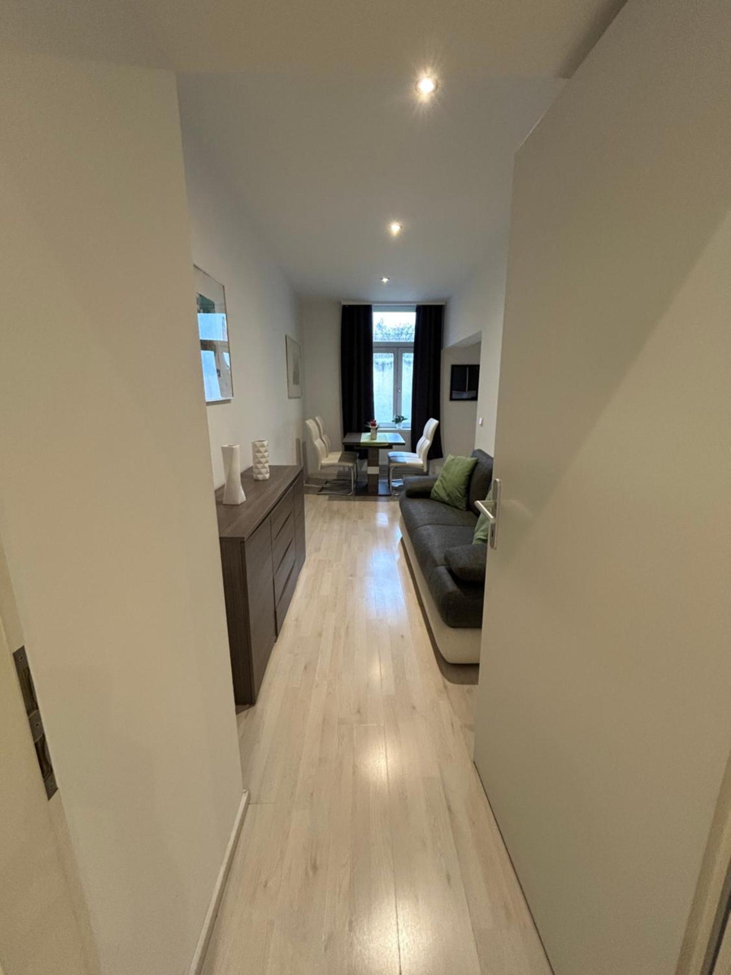 Schoene, Helle Wohnung In Stadtnaehe Vienna Luaran gambar
