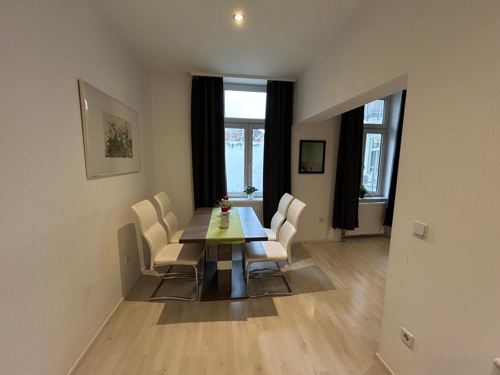 Schoene, Helle Wohnung In Stadtnaehe Vienna Luaran gambar