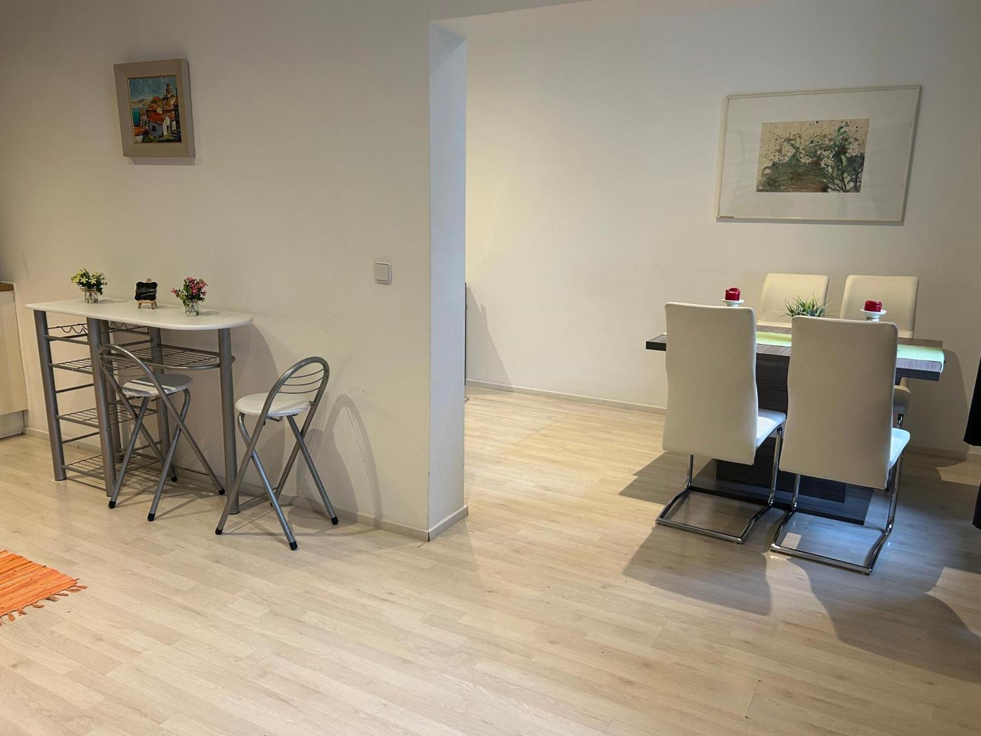 Schoene, Helle Wohnung In Stadtnaehe Vienna Luaran gambar