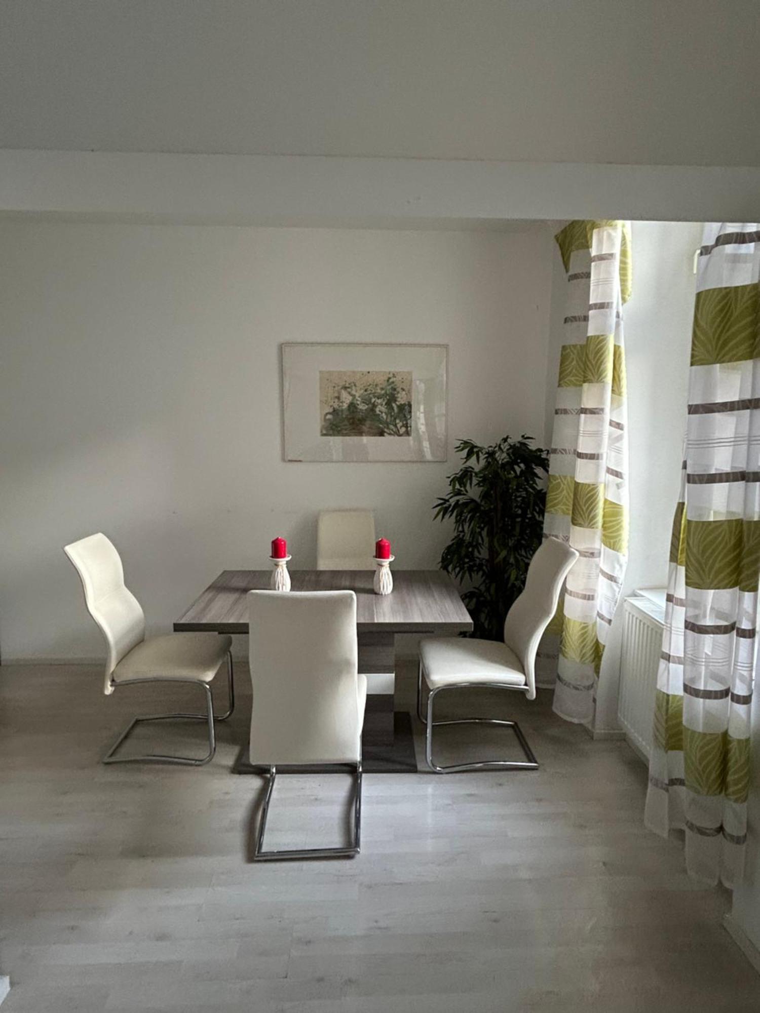Schoene, Helle Wohnung In Stadtnaehe Vienna Luaran gambar