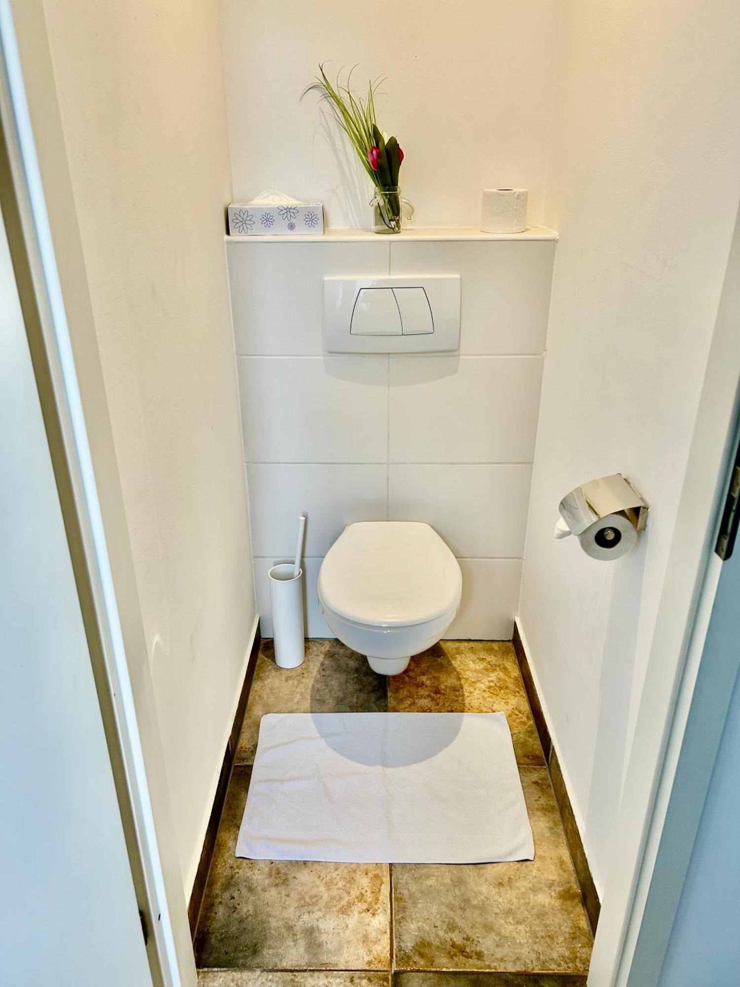 Schoene, Helle Wohnung In Stadtnaehe Vienna Luaran gambar